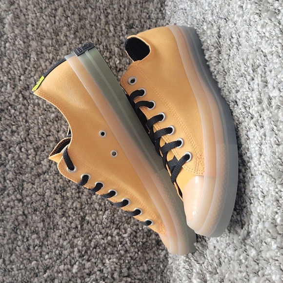 Converse shoes Brand new. - Picture 3 of 10